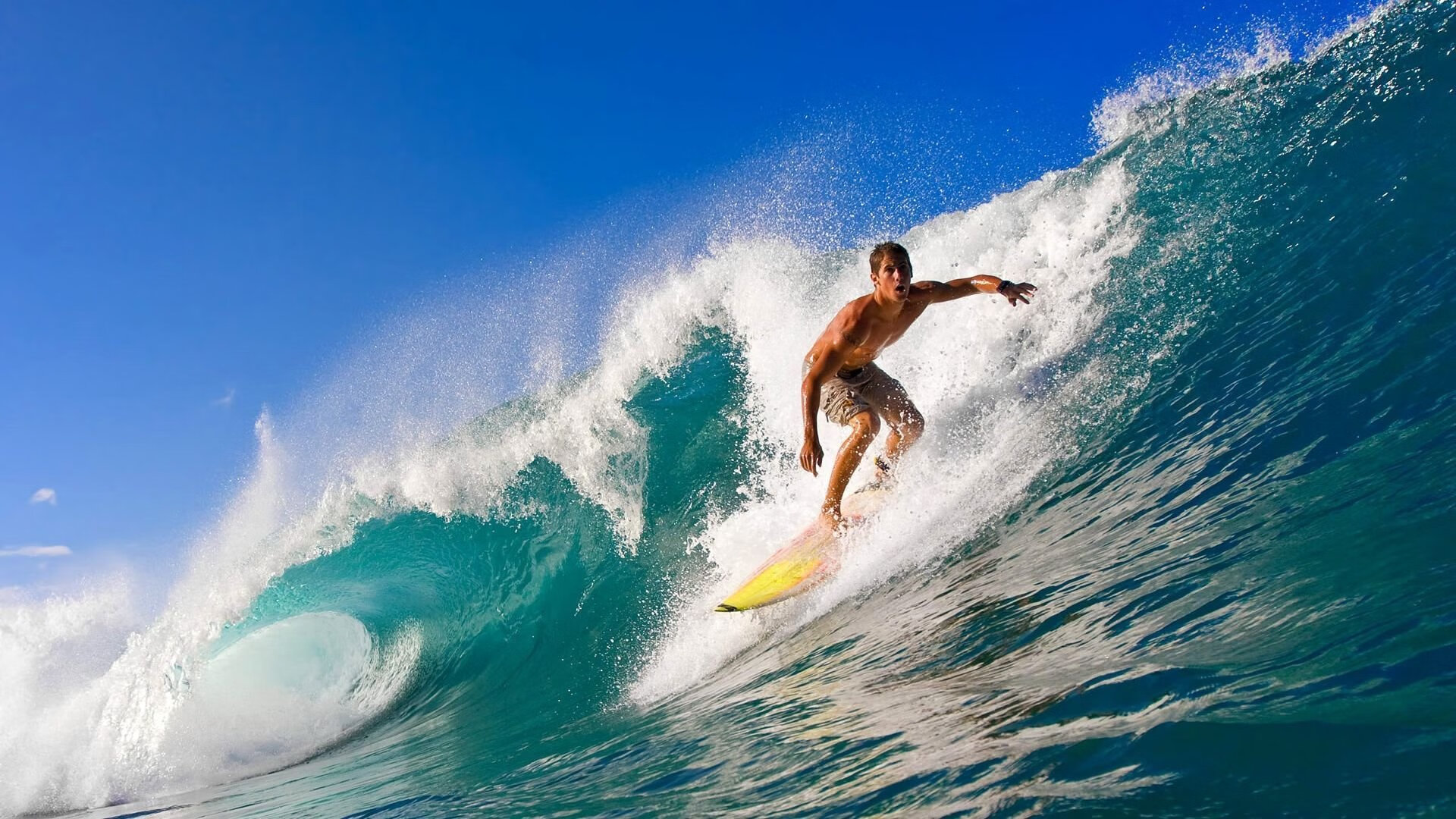 基：全黑队防线的“铁壁”，他对抗对手的强力进攻令人畏惧