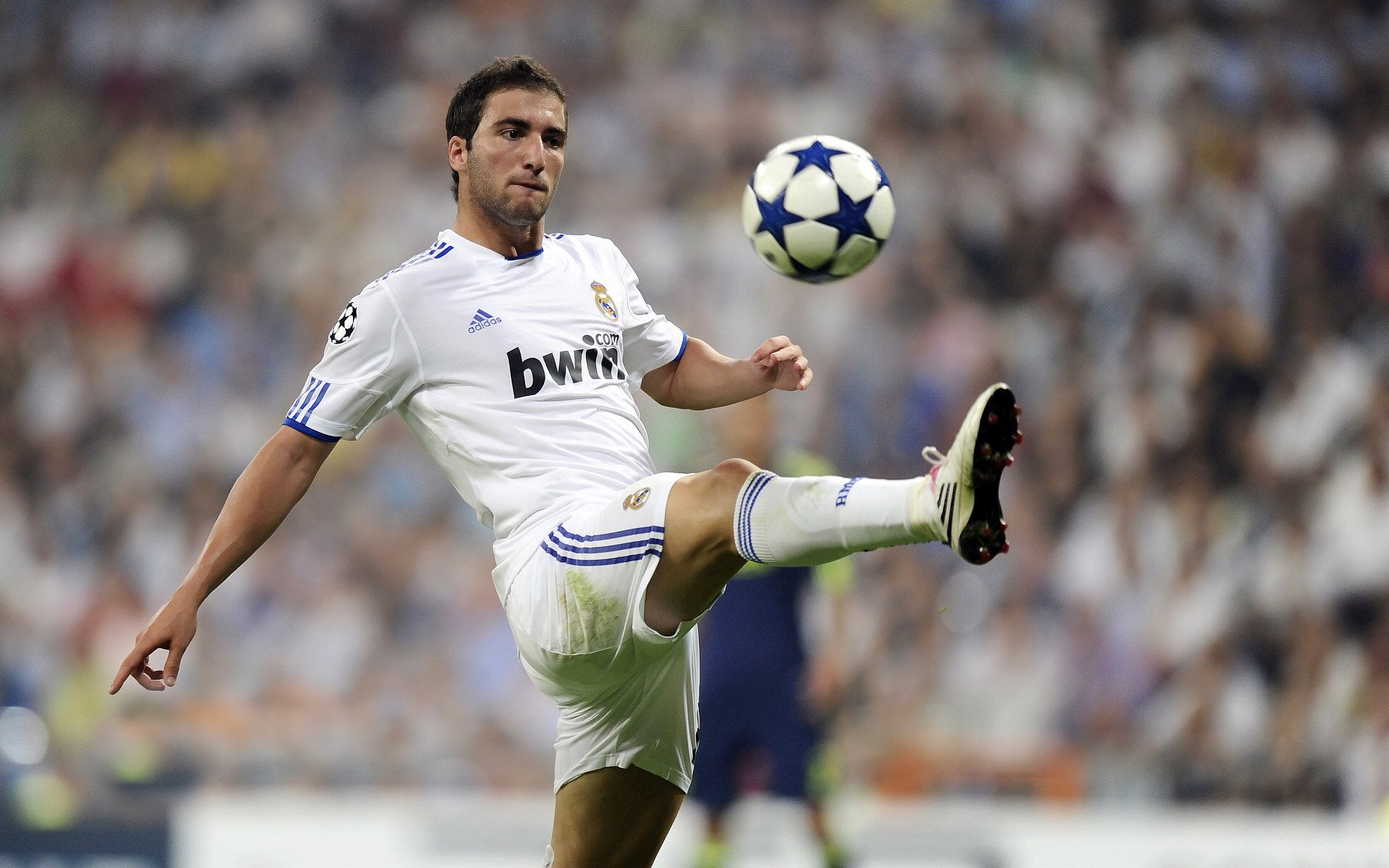 KAIYUNAPP-德甲攻守兼备：策略与力量的完美表现！，德甲防守最好的球队